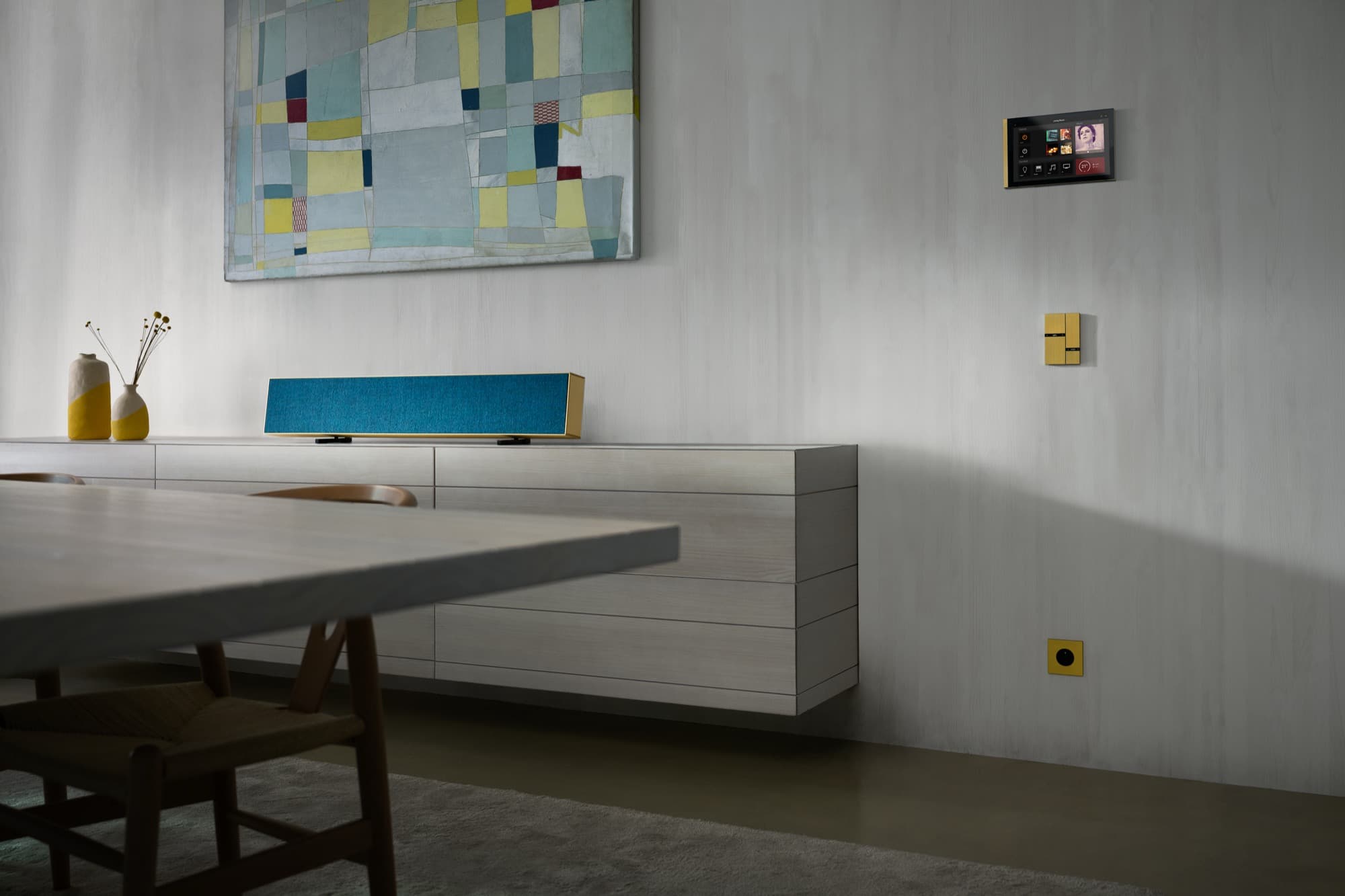 Basalte Sentido switch integrated in a contemporary interior