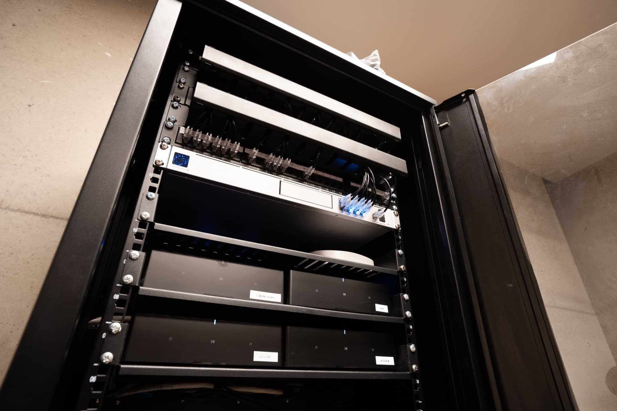 UniFi NVR rack installation